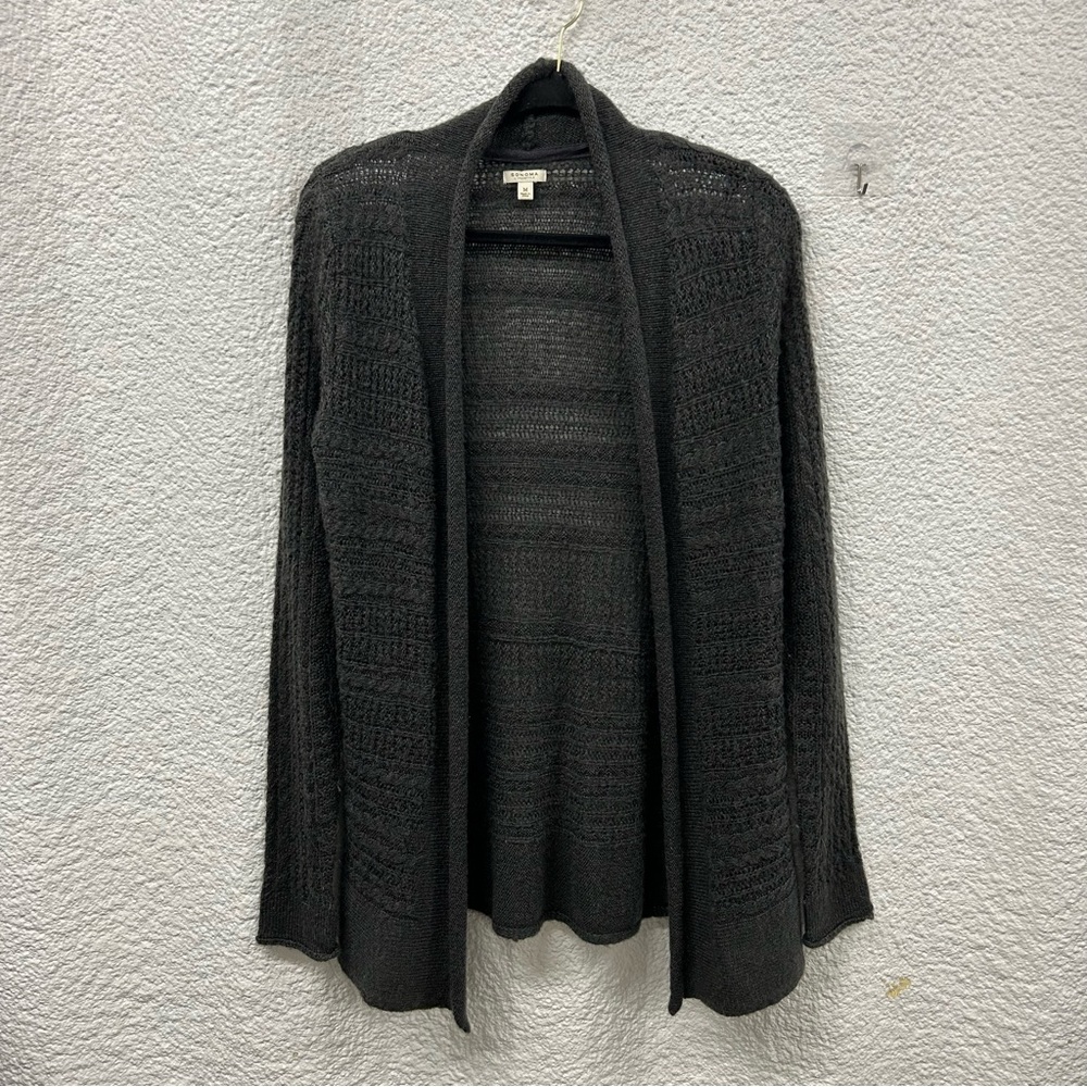 Sonoma women’s m mid length charcoal sweater, light weight, soft to touch